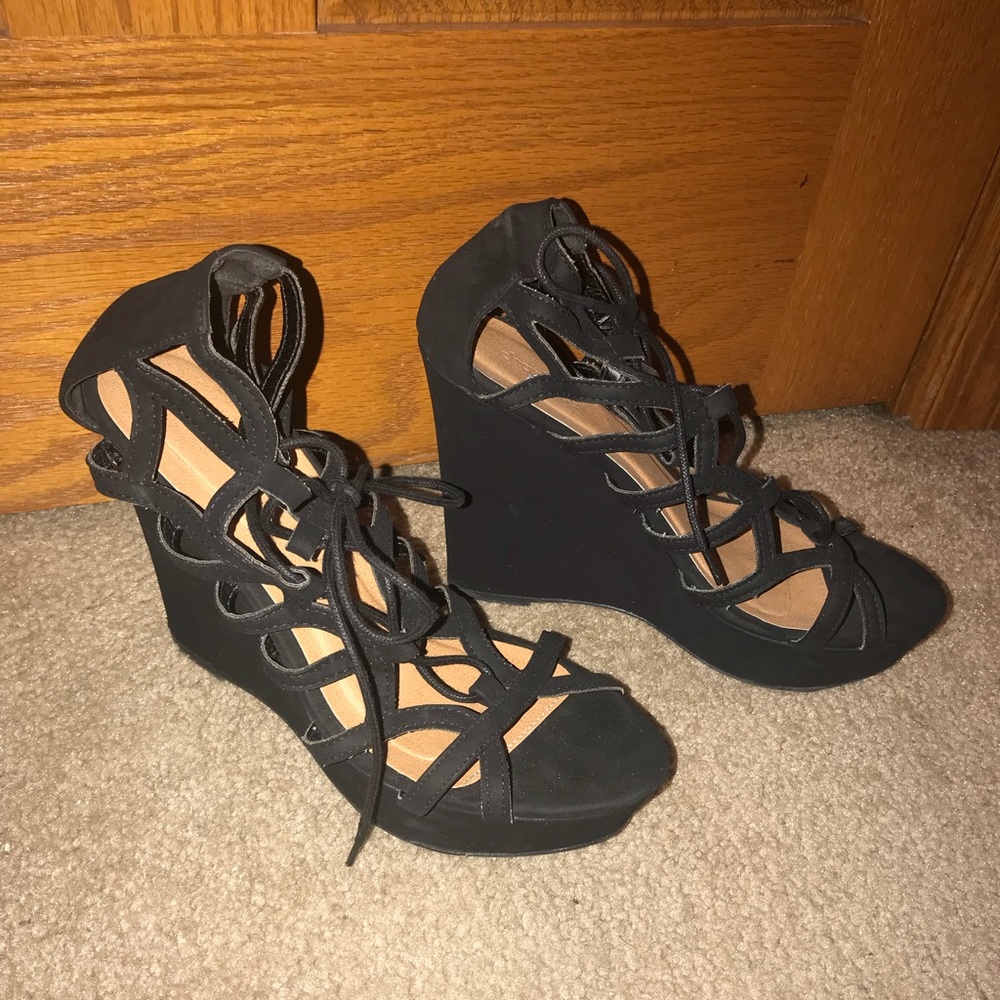 *NWOT* Black Charlotte Russe wedges